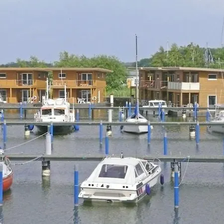 Hausboot In Am Barther Bodden Bådhotel Barth